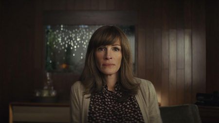 Julia Roberts in <em>Homecoming</em> (Amazon, 2018-)